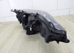 Lampa lewa przód full led toyota yaris iv 20r- EUK0-8 llu 12