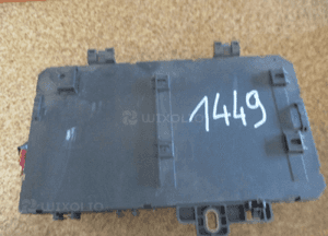 Skrzynka bezpieczników opel astra h 13145017 2