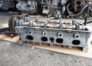 Ford Fiesta 1.25 16V Mk7 08-17 Dekiel pokrywa wał 13