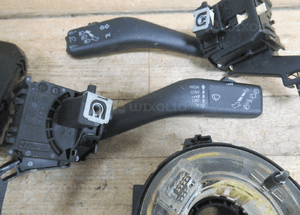 PRZEŁĄCZNIK ZESPOLONY MANETKI TAŚMA VW GOLF V 5 1K0 2003- 4