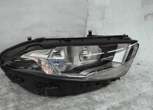 Mercedes A177 zwykła bdb lampa przednia prawa 2