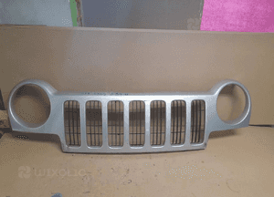 Jeep Cherokee III Liberty grill atrapa pas 1