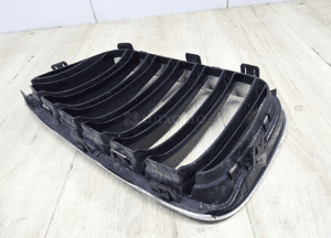 Bmw X3 F25 grill atrapa nerka prawa 7210726 9