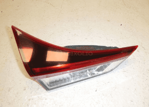 TOYOTA AURIS LAMPA LEWY TYŁ W KLAPĘ LEWA TYLNA hatchback 7