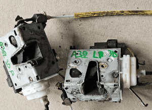 Audi A3  8L zamek drzwi prawy lewy 2
