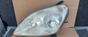 Przod przednia lampa lewa opel zafira b 1