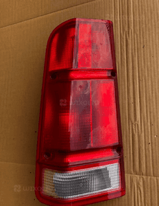 Lampa tylna lewa górna Land Rover Discovery 2 II 1