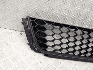 Kratka środkowa zderzaka przedniego vw polo 6R gti  6R0853677C 3