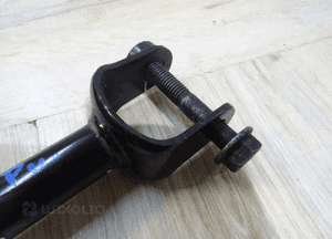 TESLA MODEL 3 III M3 WAHACZ prawy tył  oryginał  1344431-00-B LLU 4