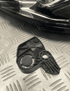 Lampa lewy przod peugeot 308 ii T9 lift org fv 2