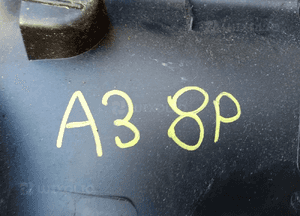 Tapicerka osłona klapy bagażnika Audi A3 8P 8P3867979A 7