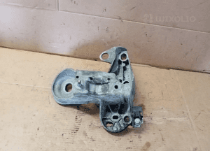 Łapa mocowanie wspornik silnika Audi A6 C5 2.4 V6 8E0199352D 4