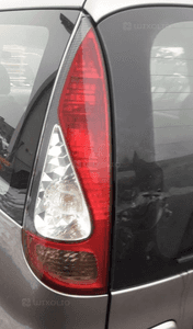 Toyota Yaris Verso lift lampa tyl lewa 1