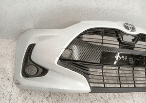 Zderzak przód przedni toyota yaris 4 iv 2020- 2