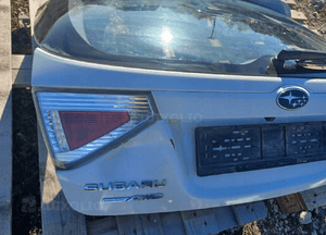 Subaru impreza gh klapa bagaznika kompletna 5