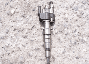 Wtryskiwacz bmw E90 E91 E60 3.0 7585261-09 1