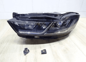 Jaguar pace X590 lampa full led lew J9D3-13W030BC 1