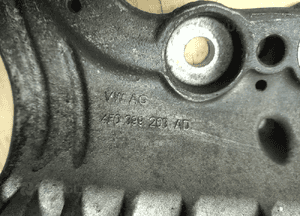 Audi A6 C6  3.0 V6 TFSI belka pod skrzynię podpora skrzyni poduszka łapa 4F0399203AD 2