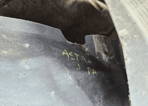 Opel Astra J 4 IV nadkole przód przednie prawe 3