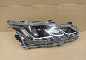 Lampa prawa reflektor prawy toyota corolla E21 sedan 2019- 1