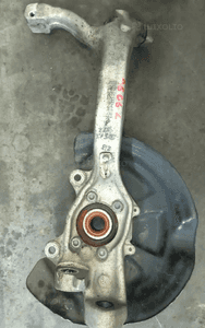 Audi A6 C6  3.2 FSI zwrotnica piasta przód przednia prawa 1