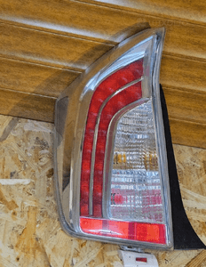 Toyota PRIUS III 11-15 lift lampa lewa tylna 2