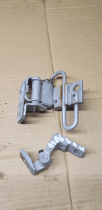 Zawias zawiasy drzwi lewy przód para Audi A4 B6 8E0831411B 2