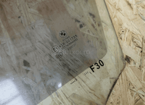 Bmw F30 F31 szyba lewa lewy przód przednia 3