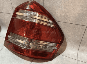 Mercedes gl X164 przedlift lampa prawy tył oryg. 4