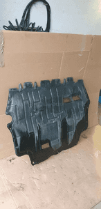 Osłona płyta podwozia pod silnik VW Passat B6 3C0825237F 3C0825235K 2