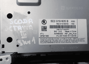 Radio wyświetlacz ekran 5E0919605B octavia iii 3