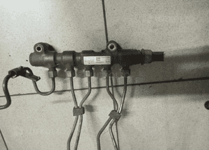 listwa wtryskowa citroen peugeot 1.6 hdi 1