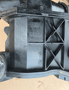Obudowa termostatu 6H4Q-8A586 Range Rover 3 III LM L322 3.6 TDV8 2