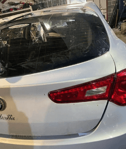 Alfa romeo giulietta klapa bagażnika 3