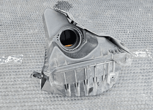Obudowa 038133835J Filtra Filtr Powietrza Pokrywa 1.9 TDI Diesel Audi A4 B6 B7 18