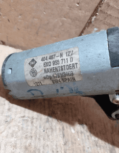 SILNICZEK WYCIERACZKI TYŁ POLO 9N 6X0955711D 3