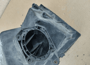 Obudowa filtra powietrza audi A3 8L 1.8 b 1J0129607K 2