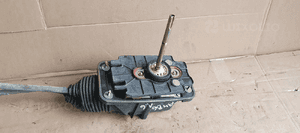 Wybierak lewarek biegów Audi A4 B6 8E0711025 3