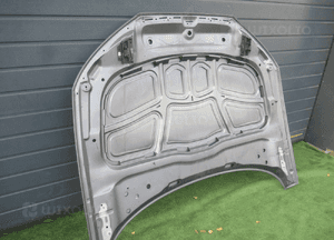Maska pokrywa silnika audi A4 B9 8W0 2015- 16