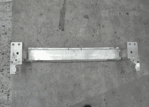 Audi A1 8X0 cała belka przednia wzmocnienie 3