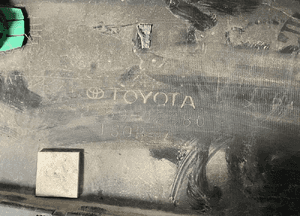 Zderzak tył tylny toyota corolla E21 xii kombi 18- 7