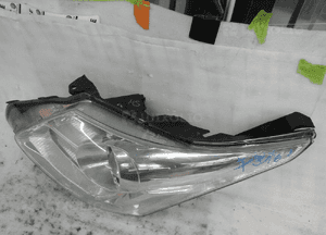 Toyota avensis T27 09-12 lampa przednia lewa lewy przód 4