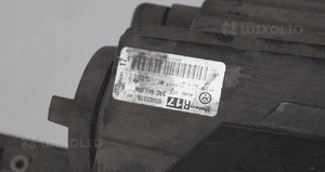 Lampa przednia prawa vw passat B7 10