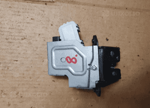Zamek klapy tył mazda 2 de 3D C6728 1