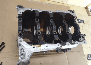 Blok 03C103019 G H Silnika Slupek Panewki 1.6 FSI BAG VW Golf V A3 8P Leon II Jetta 03C103019 G H 19