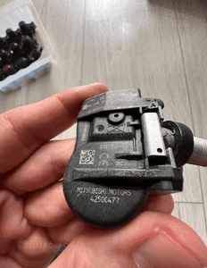 Czujnik ciśnienia tpms opon mitsubishi 4250C477 2