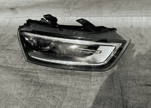Audi Q3 8U0 bixenon prawy 11-14 1