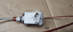 Siłownik klapki wlewu paliwa Audi A6 C6 4F0862153B 3B0959781 3