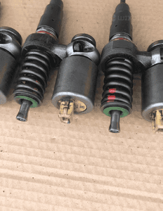 Wtryskiwacze wtryski pompowtryski 5 sztuk komplet DELPHI MSC000030 LAND ROVER DISCOVERY 2 II / DEFENDER 2,5 TD5 15P 2