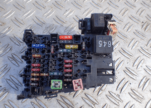 VW AUDI SKODA SKRZYNKA BEZPIECZNIKÓW 5Q0937615B RADOM 1